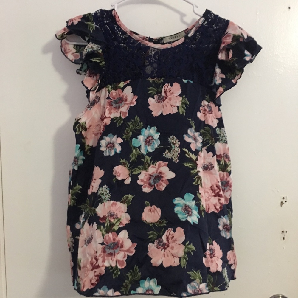 ♥️ 5x$15 Papaya blouse ruffle sleeve&keyhole